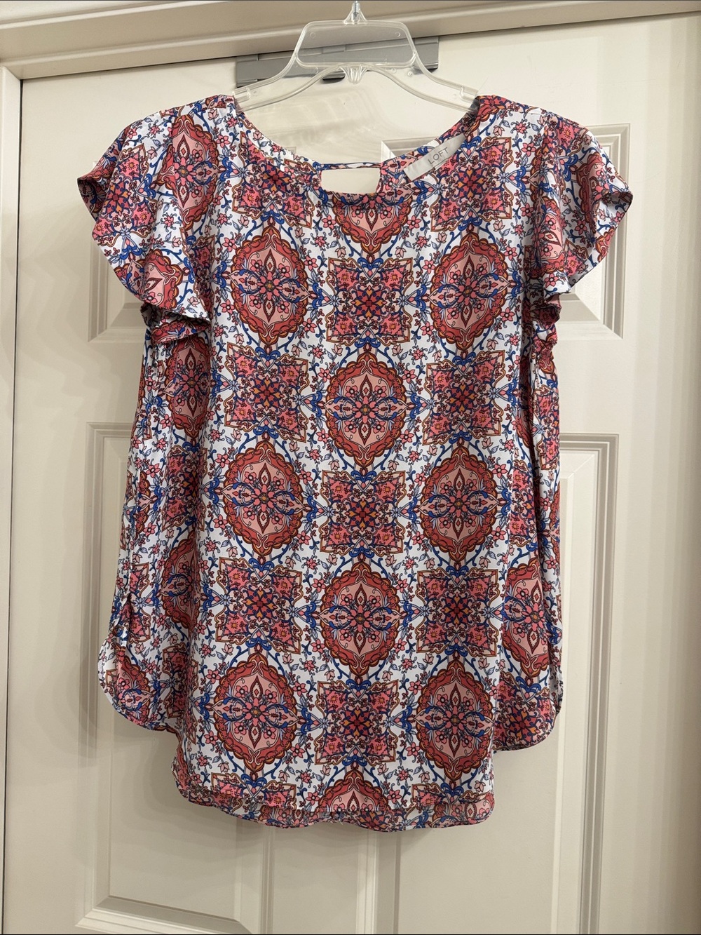 Loft Women’s White Floral Mosaic Short-Sleeve Blouse size Medium